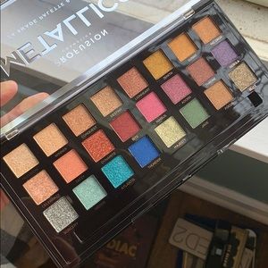 Profusion metallics palette